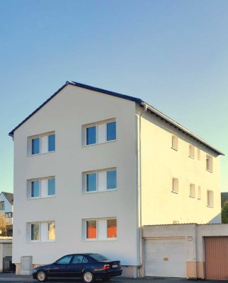 Erstbezug nach Sanierung: 4 helle Zimmer, Küche, Bad, WC und TOP Aussicht