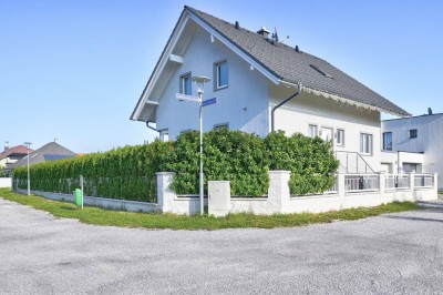 ** Gepflegtes Einfamilienhaus mit Pool, Garage und tollem Keller! **