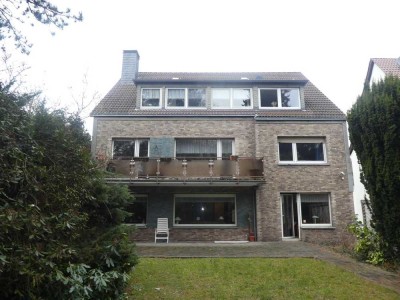 2 MFH mit 14 Wohnungen + 11 Garagen auf einem 1.895 m² Grundstück - Dortmund-Hombruch