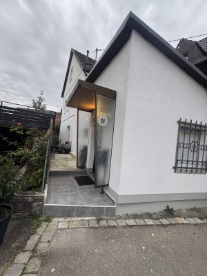 Charmantes Einfamilienhaus mit 3,5 Zimmern in Eningen unter Achalm