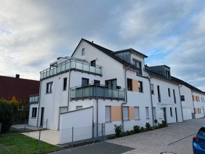 2,5-ZKB im OG mit großem Süd-/Westbalkon, Aufzug, FBH, elektr. Rollläden, TG- und Außenstellplatz!