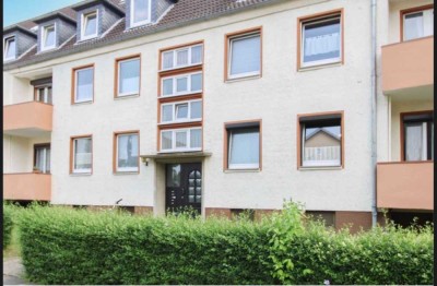 Vollständig renovierte 3-Raum-Wohnung mit Einbauküche in Wolfsburg