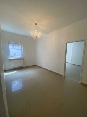 Komfortabel & modern: 2-Zimmer-Whg mit neuer Einbauküche