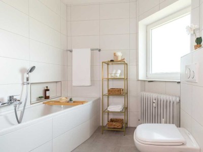 Moderne 3-Zi-DG-Whg / Balkon / Parkplatz / MGH / Provisionsfrei