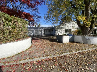 Schöner Bungalow mit Souterrain Keller und Einliegerwohnungs Potential