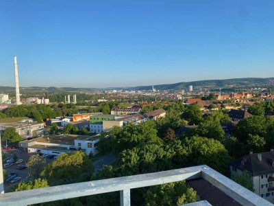 Helle Wohnung mit Aufzug und Panoramaausblick