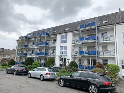 SCHÖNE, HELLE DACHGESCHOSSWOHNUNG MIT AUSBLICK ÜBER VIERSEN