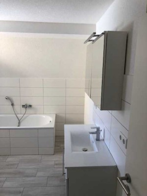 Attika-Wohnung mit 3 Zimmern und Stellplatz in Kleinrinderfeld