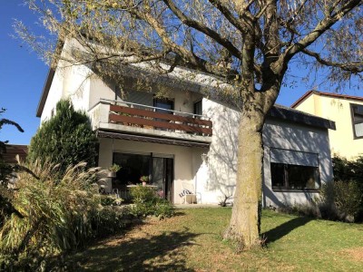 Großzügiges freistehendes Einfamilienhaus mit schönem Blick in die Rheinebene