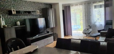 Attraktive Drei-Zimmerwohnung mit kleinem Garten