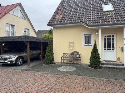 Sehr gepflegte Doppelhaushälfte mit 4,5 Zimmern in Oststeinbek