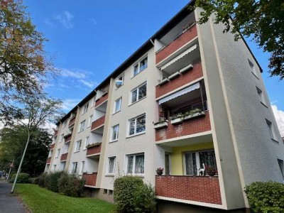 LEERE ZWEI ZIMMER WOHNUNG MIT BALKON IM ERDGESCHOSS!!!