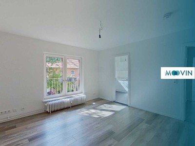 RENOVIERT: Helle 2-Zimmer-Wohnung mit BALKON und EINBAUKÜCHE