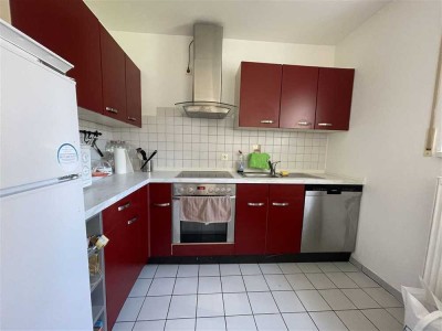 provisionsfrei: Zentral gelegene 2-Zimmer-Wohnung im 1.OG inkl. Terrasse & TG-Stellplatz