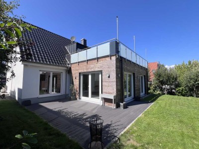 Hofheim-Marxheim - Modernes, freistehendes Einfamilienhaus mit großer Dachterrasse  in Top Lage!