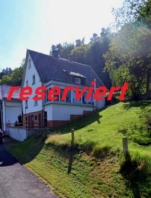 **reserviert**Einfamilienhaus mit Wintergarten am Waldrand. Traumausblick in die Natur !!!