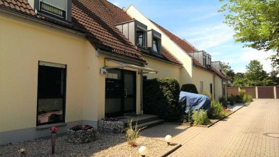 Helle 2-Zi.-Dachgeschoss-Whg. 1. OG, Loggia, Einbauküche, in Fürth, 16 qm Keller, Duplexparker