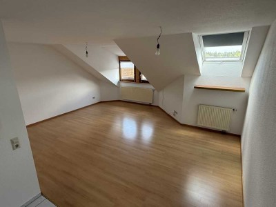 Freundliche und modernisierte 3,5-Zimmer-DG-Wohnung in Altensteig - Überberg