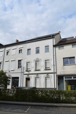 solides 3 Familienhaus 52249 Eschweiler-Zentrum, Garten, Dachterrasse, sofort frei