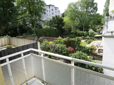 Sonnige 2 Zimmerwohnung, Küche, Diele, Bad, Südwestbalkon