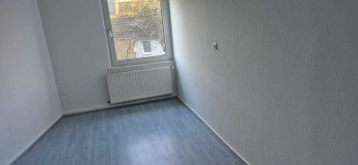 2 Zimmer, Küche, Diele, Bad in Düsseldorf-Rath