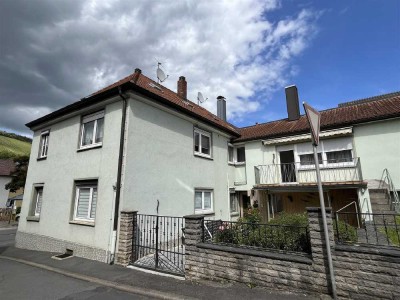gepflegte 5-Zimmer-Wohnung mit Balkon und Garage in der Nähe von Lauda-Königshofen