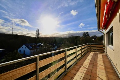 Lichtdurchflutete 3-Zimmerwohnung mit Balkon und wunderschönem Ausblick in Bonn-Ippendorf -ab sofort