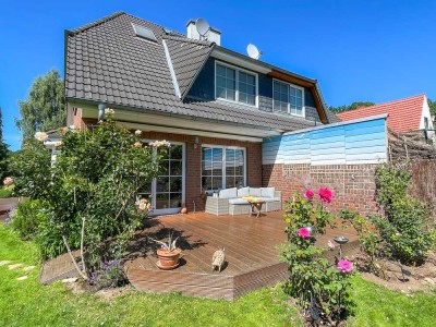 Naturnah & hochwertig: hochwertig ausgestattetes Zuhause mit zwei Terrassen & Carport