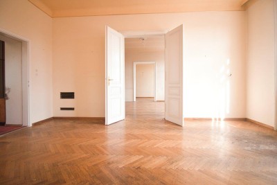 4-Zimmer Wohnung mit herrlichem Altbau-Flair | großzügig | sehr guter Grundriss | sanierungsbedürftig