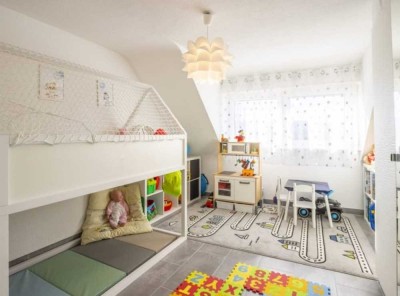 MIt viel Liebe renovierte Maisonette Wohnung in Obertürkheim