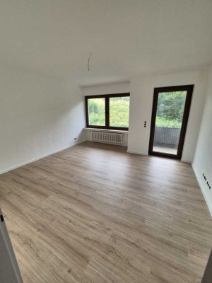 Komplett sanierte  2-Zimmer-Wohnung in ruhiger Lage