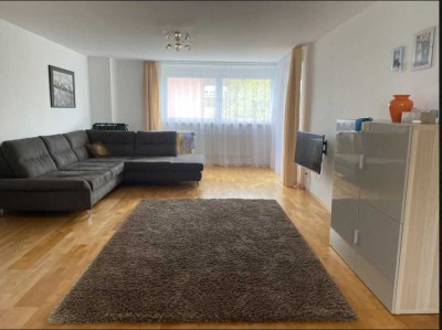 Helle & großzügige 4-Zimmer-Wohnung mit Balkon & Tiefgarage in Nürnberg  – Großreuth bei Schweinau