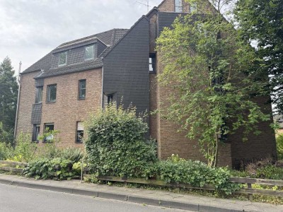 4 Zimmer-Maisonettewohnung mit Balkon! Ganz ruhige Lage in Düsseldorf-Vennhausen