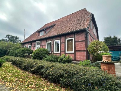 ++ Zweifam.-Haus auf großem Grundstück ++ Feldrandlage ++ vielfältige Nutzung ++