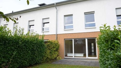 Familienfreundliche Lage: Modernes Reihenmittelhaus mit Dachterrasse in Einbrungen