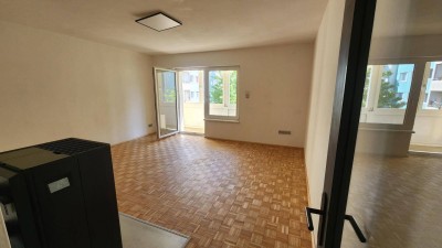 Frisch sanierte 2-Zimmer Wohnung mit Loggia