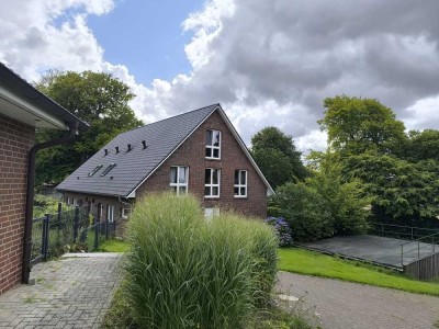 Exklusive, neuwertige 4-Zimmer-Dachgeschosswohnung mit geh. Innenausstattung mit Balkon und EBK
