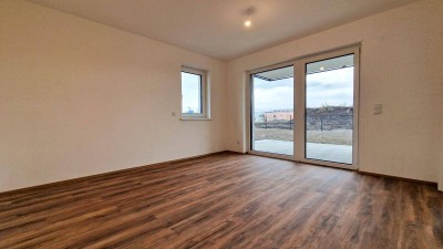 4 ZIMMER WOHNUNG MIT 350m² GARTEN IN LAAPLUS | BARRIEREFREI | BAUJAHR 2023 | ZWEITBEZUG