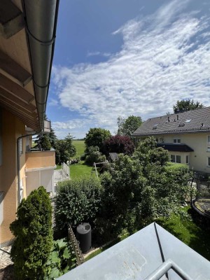 Charmante, teilmöblierte 5 Zimmer-Wohnung mit Süd-Ost Balkon zu vermieten.