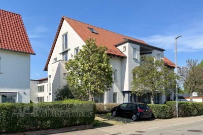 LICHTDURCHFLUTETE 3-ZIMMER DACHGESCHOSSWOHNUNG MIT KLEINEM BALKON - SOFORT BEZUGSFREI!