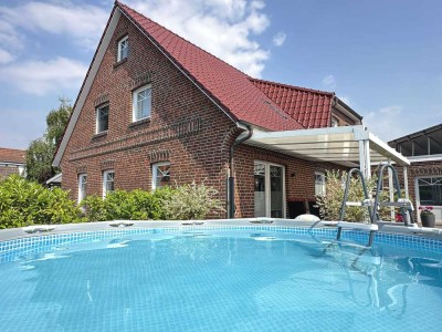 *GREETSIEL* junges Haus, moderne Technik, Einliegerwohnung, plus 3 Wohnungen mit 6 Bädern.