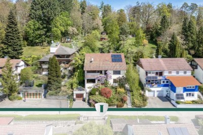 Bezugsfreies 1-2-Familienhaus mit traumhaftem Fernblick zum Bodensee auf großem Hanggrundstück
