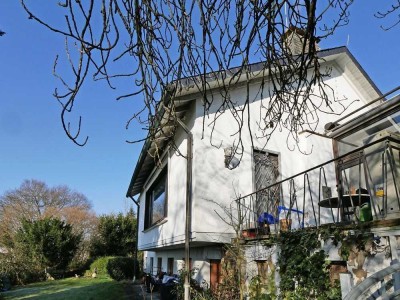 Haus für Sanierung / Erweiterung oder Grundstück zur Neubebauung