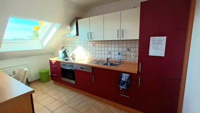 Helle 3-Zimmer Wohnung möbliert mit Balkon in Materborn