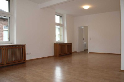 Stadtmitte - Zentrale  2 Zi.-Whg. mit Einbauküche und renoviertem Bad