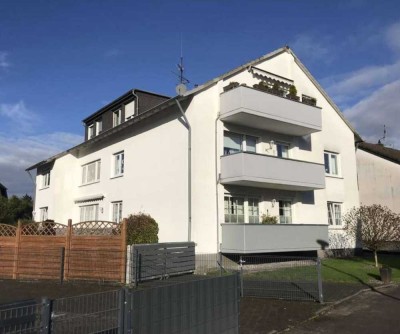 Elegante 4-Zimmer Wohnung mit Balkon und Terrasse in Bergisch Gladbach