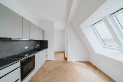 **NEU** Frisch saniertes Penthouse mit Dachterrasse im Altbau - Nähe Tempelhoferfeld WE2