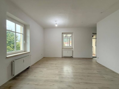 Sehr helle und geräumige Mietwohnung mit Balkon!