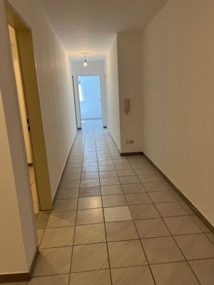 FRISCH renoviert: schöne 2-Zimmerwohnung im Souterrain in Roxheim