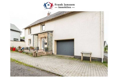 Freistehendes Ein-/Zweifamilienhaus mit Garage & Terrasse in Wallscheid